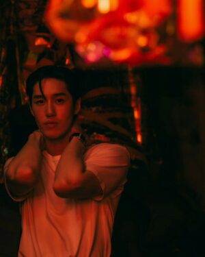 Thanapob Leeratanakachorn Instagram - 🐉🏮🎊⁣
龙年吉祥 好运连连！⁣
祝大家龙年春节快乐，⁣
万事如意。⁣
⁣
#อารมณ์นิยม