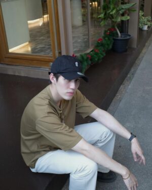 Thanapob Leeratanakachorn Instagram - 🧢🌤️🌳☕️