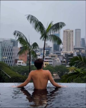 Thanapob Leeratanakachorn Instagram - วันเด็ก...เด็กเล่นน้ำ🤫