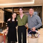 Thanapob Leeratanakachorn Instagram - So happy ;) Thank you P’ @panglamsam and P’A for hosting a lovely party last night kub. ดีใจที่ได้เจอทุกคนนะคร้าบ สนุกมากครับเมื่อคืน😆🤩