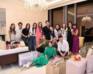Thanapob Leeratanakachorn Instagram - So happy ;)

Thank you P’ @panglamsam and P’A for hosting a lovely party last night kub.
ดีใจที่ได้เจอทุกคนนะคร้าบ สนุกมากครับเมื่อคืน😆🤩