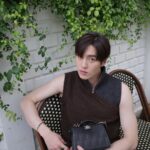 Thanapob Leeratanakachorn Instagram - Cozy with who I am. 😉⁣ ⁣ #FendiPeekaboo @FENDI