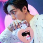 Thanapob Leeratanakachorn Instagram - 💖🔓 โดดเด่นกว่าที่เคยไปกับ OPPO X AMBUSH® @oppo @oppothailand ที่สุดของเคสฝาพับรูปหัวใจสำหรับ OPPO Find N3 Flip ที่เชื่อมโยงทั้งนวัตกรรมและความโฉบเฉี่ยวได้อย่างลงตัว #OPPOFindN3Flip #OPPOxAMBUSH #HappyFlippedYear