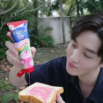 Thanapob Leeratanakachorn Instagram - เเล้วการอยู่กองจะไม่ท้องร้องอีกต่อไป⁣😋 ⁣ #ทีพอทนมเย็นหอมเน้นๆอร่อยฟินๆ⁣ #TEAPOTNomYen⁣ #ทีพอทอร่อยหอมมันเข้มข้นถูกใจ ⁣ #TEAPOTHappySociety