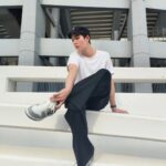 Thanapob Leeratanakachorn Instagram - 😗🤨😶🙂⁣ ⁣ #DiorB57 ⁣ #DiorSpring24⁣