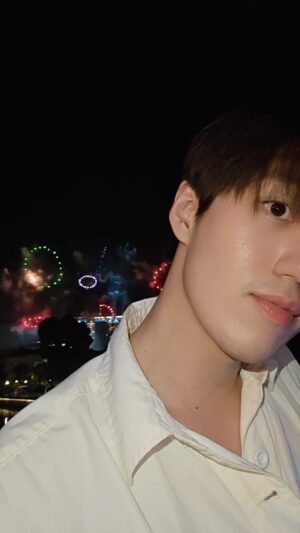 Thanapob Leeratanakachorn Instagram - Thank you 2023 and Hi 2024
Happy new year everyone 🫰🫶

Luvvvvvvvvv😘