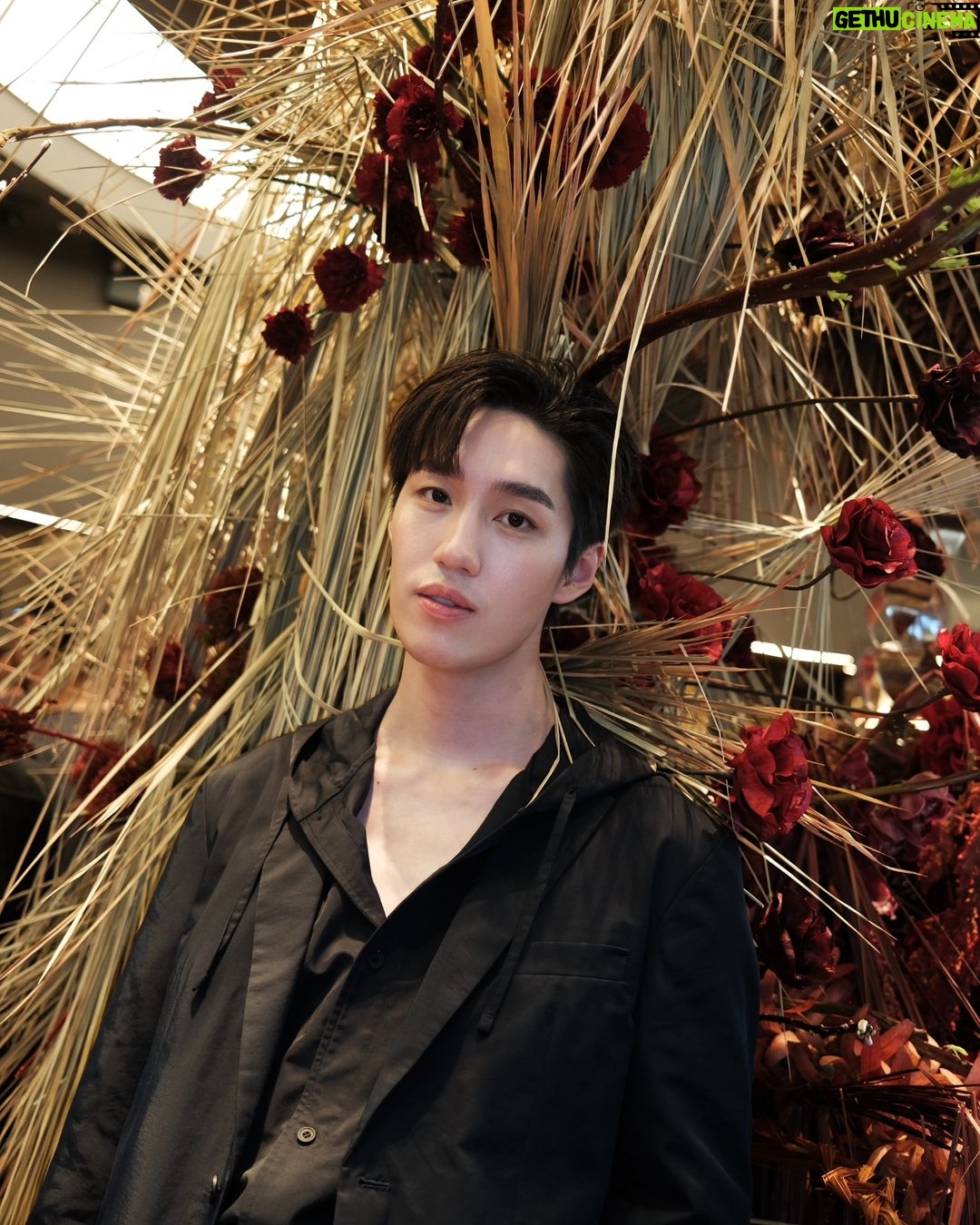 Thanapob Leeratanakachorn Instagram - Where Scents Speak, Souls Connect Discover PAÑPURI The Scent Club @panpuriofficial 💐🏵️🌹🌸🪻🌺🌞🌊 📍at Emquatier G.floor #PANPURI #AwakenYourSenses #PANPURISensorialBoutique