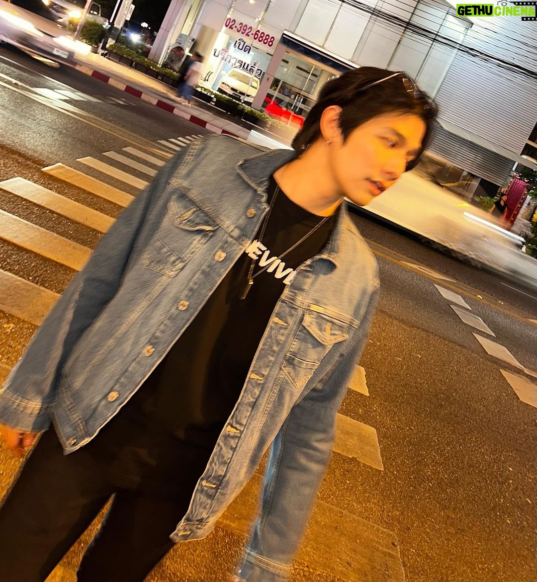 Thanat Lowkhunsombat Instagram - Vibes 🌙