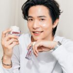 Thanat Lowkhunsombat Instagram – ผิว Glass skin ดูสุขภาพดีแบบลี มีคู่หูไฮยาจาก L’Oreal Paris เป็นตัวช่วย 🫧
เริ่มจาก Hyaluron Serum เติมความชุ่มชื้นอย่างล้ำลึกให้ผิวดูอิ่มเด้งจากภายใน แล้วตามด้วย Hyaluron Line Filling Water Cream ช่วยลดเลือนริ้วรอย ใช้คู่กันผิวยิ่งดูฉ่ำอิ่มฟู และยังดูสุขภาพดี 💜
#LOrealParisTH
#LOrealHyaluronCream
#Glassskin
#ลอรีอัลไฮยาลูรอน