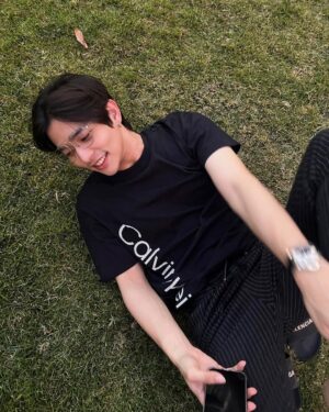 Thanat Lowkhunsombat Instagram - 🖤