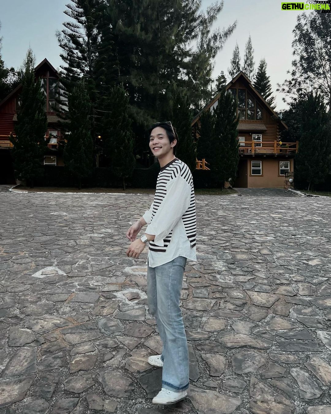 Thanat Lowkhunsombat Instagram - 🌲