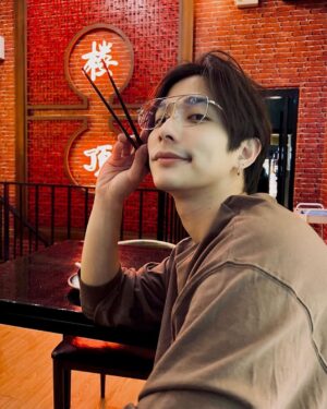 Thanat Lowkhunsombat Instagram - 🥢 🧧
