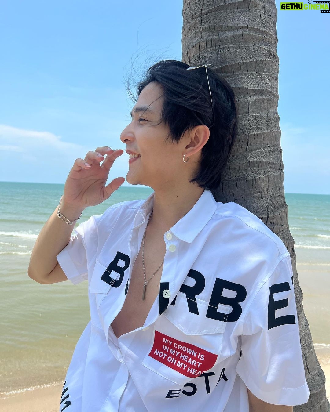 Thanat Lowkhunsombat Instagram - 🌴