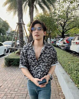 Thanat Lowkhunsombat Instagram - ทรงลุง 🤓