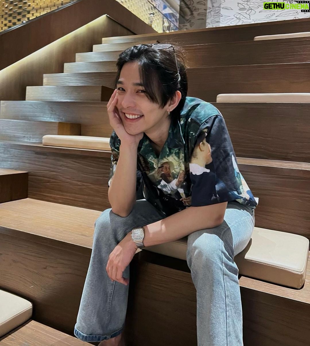 Thanat Lowkhunsombat Instagram - หนวดยิ้ม 🥸