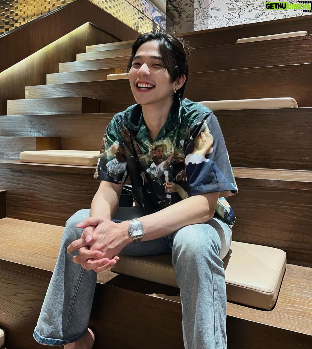 Thanat Lowkhunsombat Instagram - หนวดยิ้ม 🥸