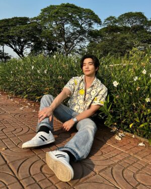 Thanat Lowkhunsombat Instagram - 🙂
