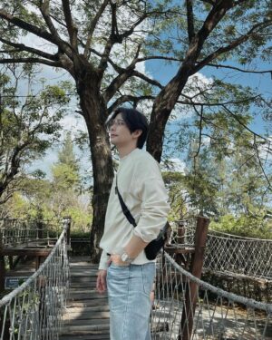 Thanat Lowkhunsombat Instagram - 🤓🌲