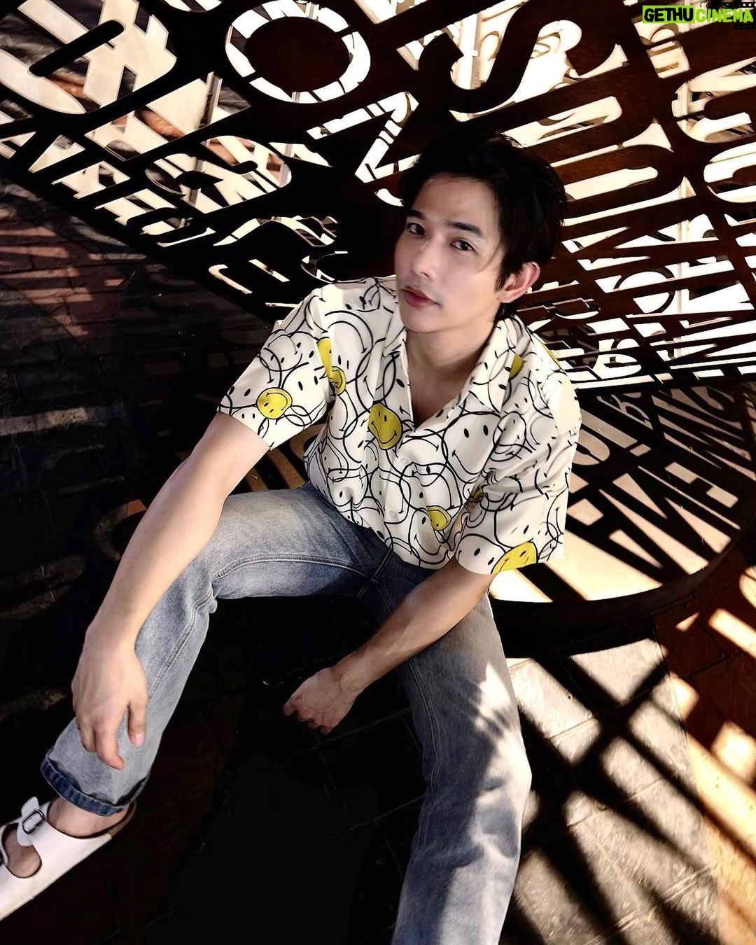 Thanat Lowkhunsombat Instagram - Smiley 😁