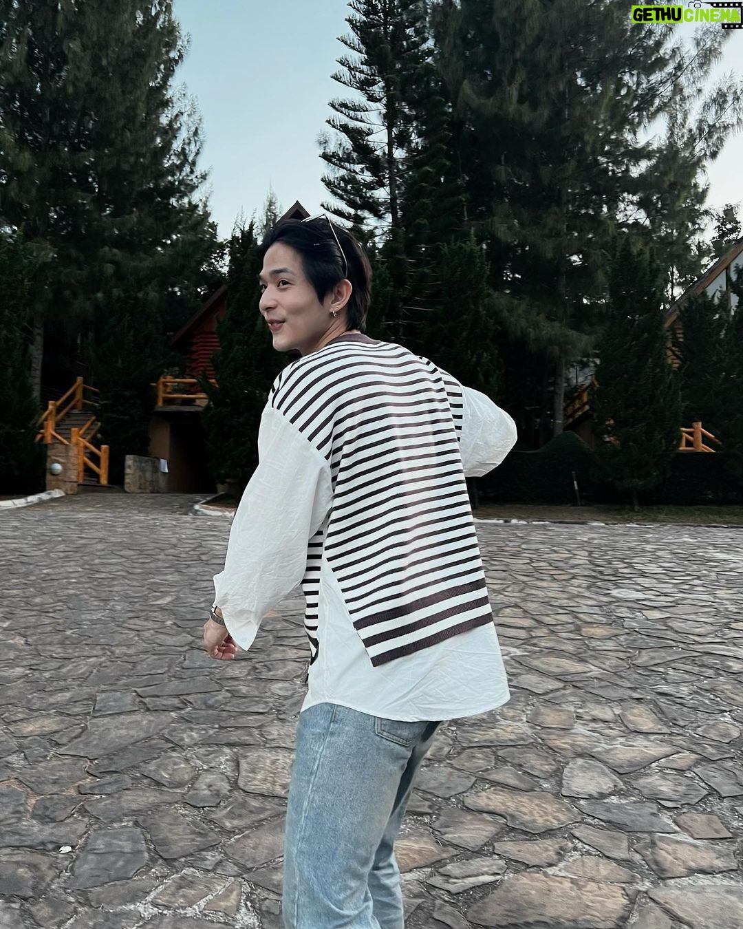 Thanat Lowkhunsombat Instagram - 🌲