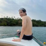 Thanat Lowkhunsombat Instagram - ติดเกาะเฉยเลย 🌊