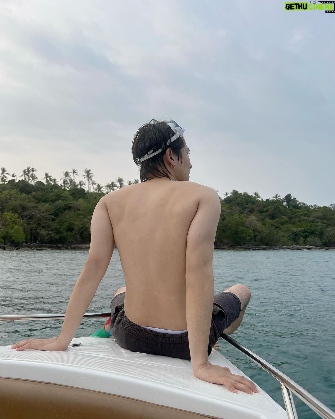 Thanat Lowkhunsombat Instagram - ติดเกาะเฉยเลย 🌊