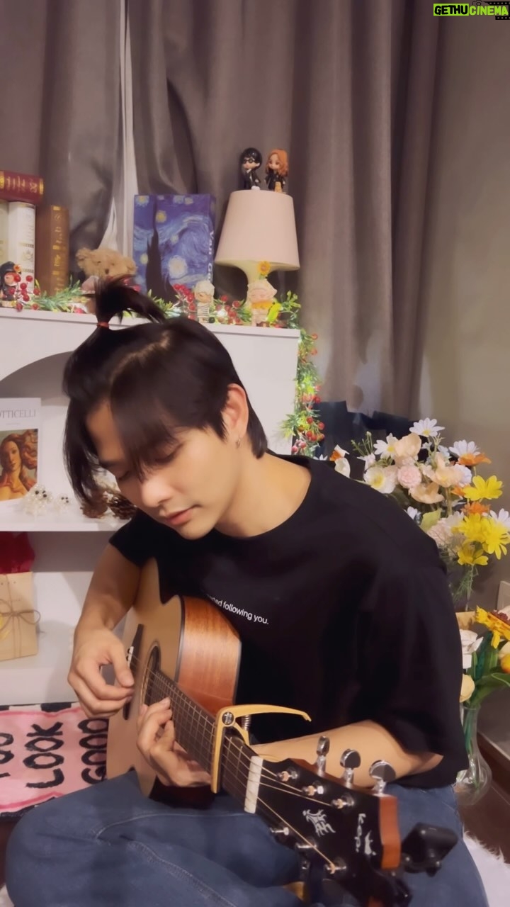 Thanat Lowkhunsombat Instagram - Coco - Remember Me 🎶 ดูเรื่องนี้กี่ครั้งก็ร้องไห้เป็น 🐶 #leeandhisguitars