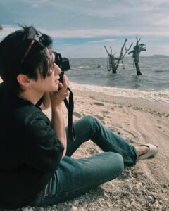 Thanat Lowkhunsombat Instagram - แดดมันจ้าาซะเหลือเกิน 🌞📷