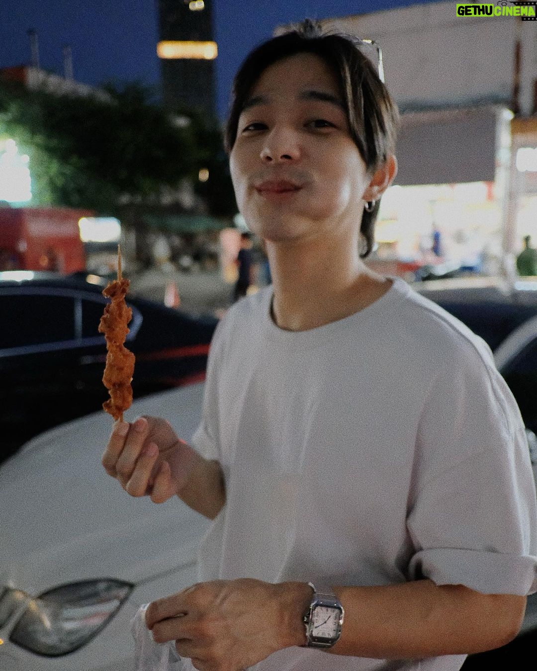 Thanat Lowkhunsombat Instagram - เคี้ยวตุ้ยๆ 🥴