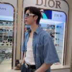 Thanatsaran Samthonglai Instagram - คุณสวยทะลุแว่นผมเลยอ่ะ 😎❤️ #moshioptic #sunglass365 #TomFordTH #PradaTH #celine