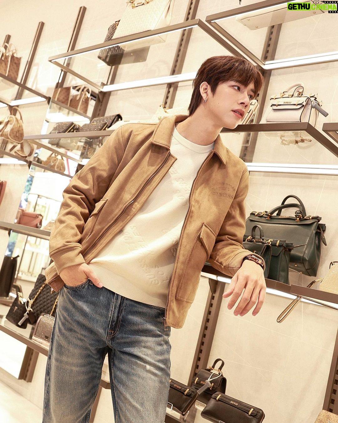 Thanatsaran Samthonglai Instagram - GUESS Shop ใหม่ที่ฟิวเจอร์พาร์ค รังสิต ชั้น G คอนเซ็ปร้านแบบใหม่ล่าสุดแห่งแรกของไทย ที่นี่มีโปรโมชั่นพิเศษช่วงเปิด Shop ใหม่ในเดือนนี้ ❤️ มาช้อปกันนะครับเบบี๋ @guess @guessthailandclub #LoveGUESSThailand