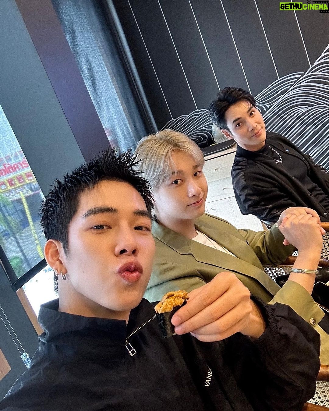 Thanatsaran Samthonglai Instagram - งั้มมมมมมมม~ 🍣👬 @shibui_omakase