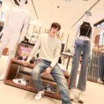 Thanatsaran Samthonglai Instagram - GUESS Shop ใหม่ที่ฟิวเจอร์พาร์ค รังสิต ชั้น G คอนเซ็ปร้านแบบใหม่ล่าสุดแห่งแรกของไทย ที่นี่มีโปรโมชั่นพิเศษช่วงเปิด Shop ใหม่ในเดือนนี้ ❤️ มาช้อปกันนะครับเบบี๋ @guess @guessthailandclub #LoveGUESSThailand