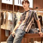 Thanatsaran Samthonglai Instagram - GUESS Shop ใหม่ที่ฟิวเจอร์พาร์ค รังสิต ชั้น G คอนเซ็ปร้านแบบใหม่ล่าสุดแห่งแรกของไทย ที่นี่มีโปรโมชั่นพิเศษช่วงเปิด Shop ใหม่ในเดือนนี้ ❤️ มาช้อปกันนะครับเบบี๋ @guess @guessthailandclub #LoveGUESSThailand