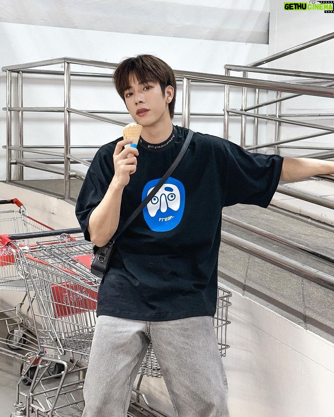 Thanatsaran Samthonglai Instagram - ไอติมอะละลาย แล้วไอดีไลน์อะอะไรหรอคะ ? 🍦
