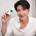 Thanawat Ratanakitpaisan Instagram - ใครคิดถึงกันบ้างงง ยกมือขึ้น🙋‍♀️ มาเจอผมกับ @first.kp ได้ที่ Live ของ La Roche-Posay ใน #LazadaTH มาคุยกันเยอะๆนะครับ แล้วก็มีโปรโมชั่นมาฝากด้วย 📌14 ธันวา 65 ⏰หกโมงเย็นเป็นต้นไป 👉La Roche-Posay Official ใน #LazadaTH
