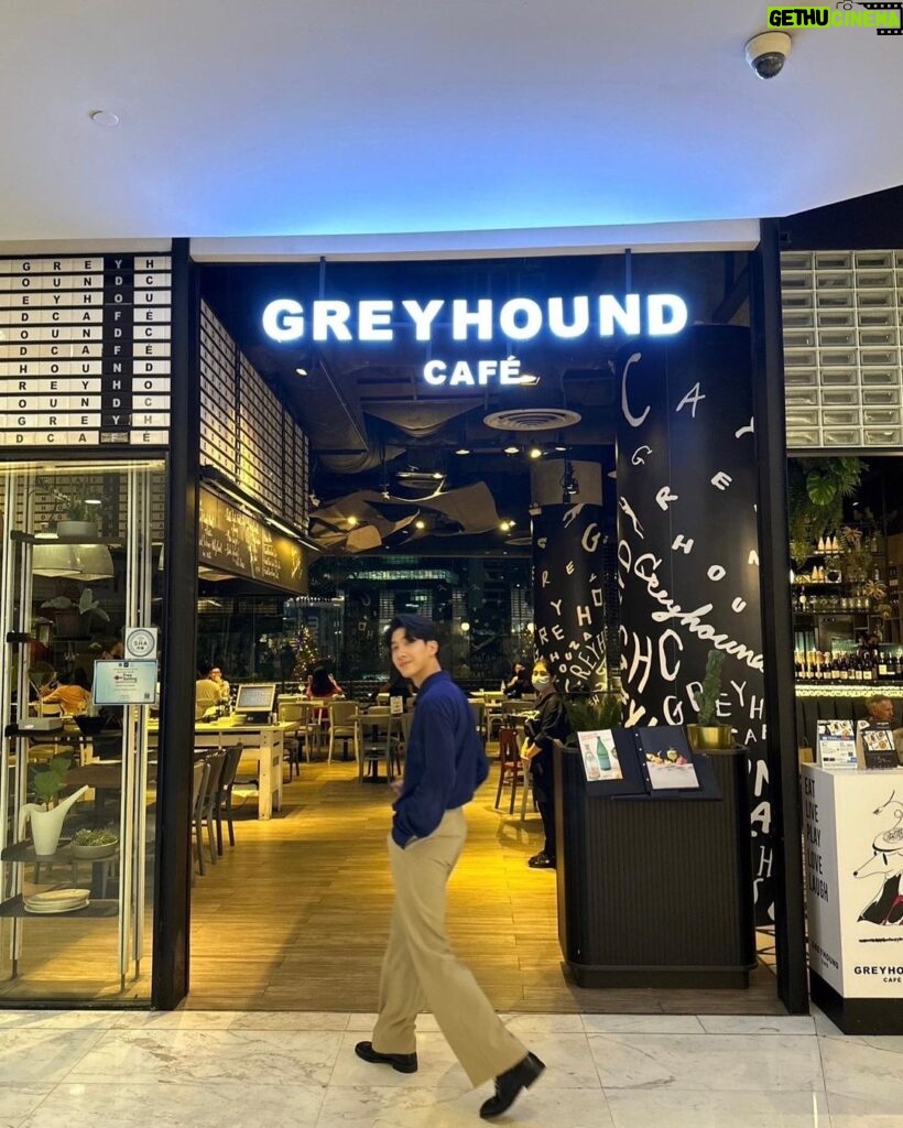 Thanawat Ratanakitpaisan Instagram - 🍤 #GreyhoundCafe #ThaiStreetCulturewithaTwist Greyhound cafe