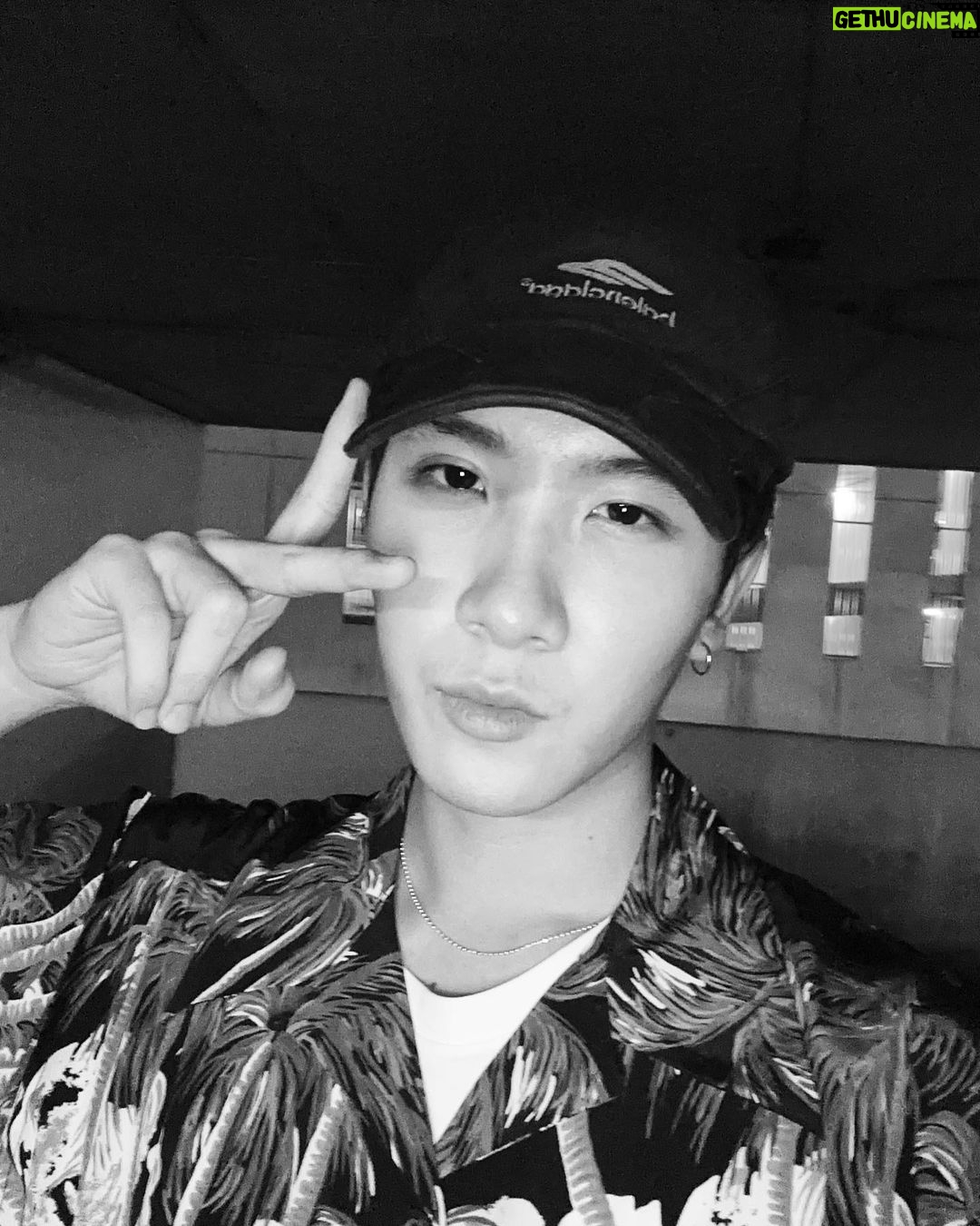 Thanawat Ratanakitpaisan Instagram - 👤