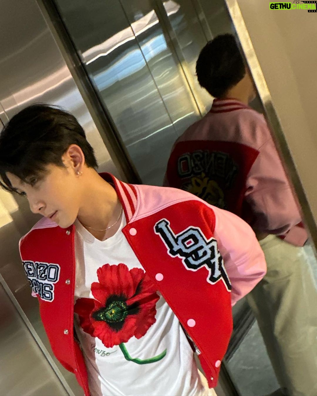 Thanawat Ratanakitpaisan Instagram - @KENZO #KENZO #KENZONIGO #KENZOFW22 #KENZOTH