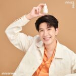 Thanawat Ratanakitpaisan Instagram - Innifriend มาแจกบัตรจาก INNISFREE ✨ 🔵เพียงแค่ช้อป GREEN TEA SEEED HYALURONIC SERUM 80ml จำนวน 2 ชิ้น ผ่าน Lazada official store ในวันที่ 9 กันยายนนี้! 🔥ก็มีสิทธลุ้นบัตร GMMTV Fanday in Bangkok ในรอบของพวกเรา2 คน พร้อมถ่ายรูปคู่ 2:1🥰 โปรโมชั่นดี ๆ แบบนี้อย่าลืมวอร์มนิ้วรอกดสั่งซื้อกันนะครับ #INNISFREETHAILAND #GMMTVFandayinBKK #GMMTV #GMMTVFandayinBKKxFK #NewGreenTeaHyaluronicSerum #NewGreenteaล็อคลึกยาวนาน