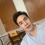 Thanawat Wattanaputi Instagram - เพิ่งตื่น🤪