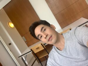 Thanawat Wattanaputi Instagram - เพิ่งตื่น🤪