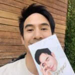 Thanawat Wattanaputi Instagram - มีความสุขในปีใหม่ที่จะมาถึงนะคับ 🤗❤️