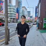 Thanawat Wattanaputi Instagram - เหม่อรอดู อะไรน้า … คืนนี้