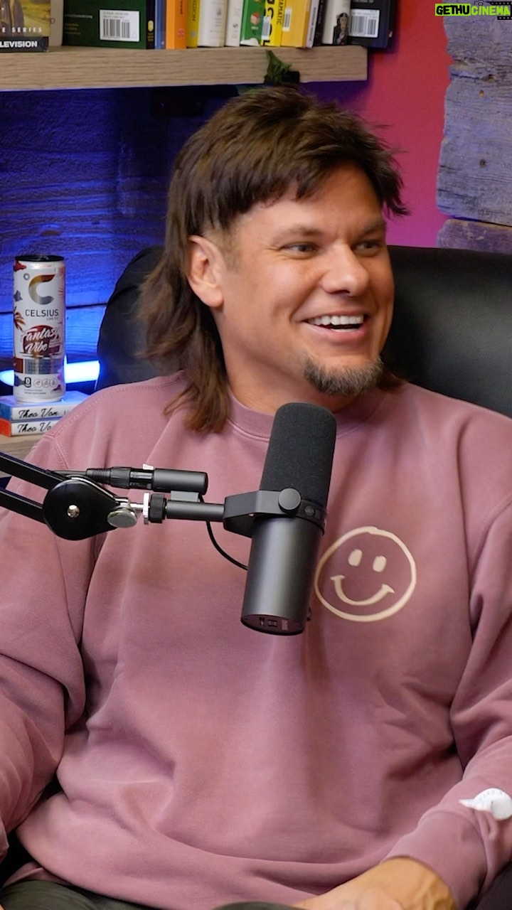 Theo Von - 190.9K Likes - free therapy from my buddy @rainnwilson
@celsiusofficial #celsiusbrandpartner #celsiuslivefit