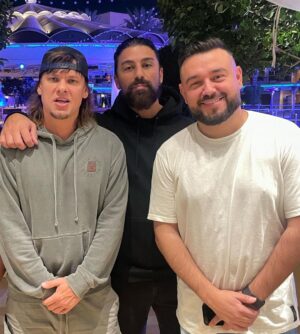 Theo Von Instagram - Lunch w mom and some pics with friends and strangers and got to meet LEON EDWARDS!!!! Praise God!