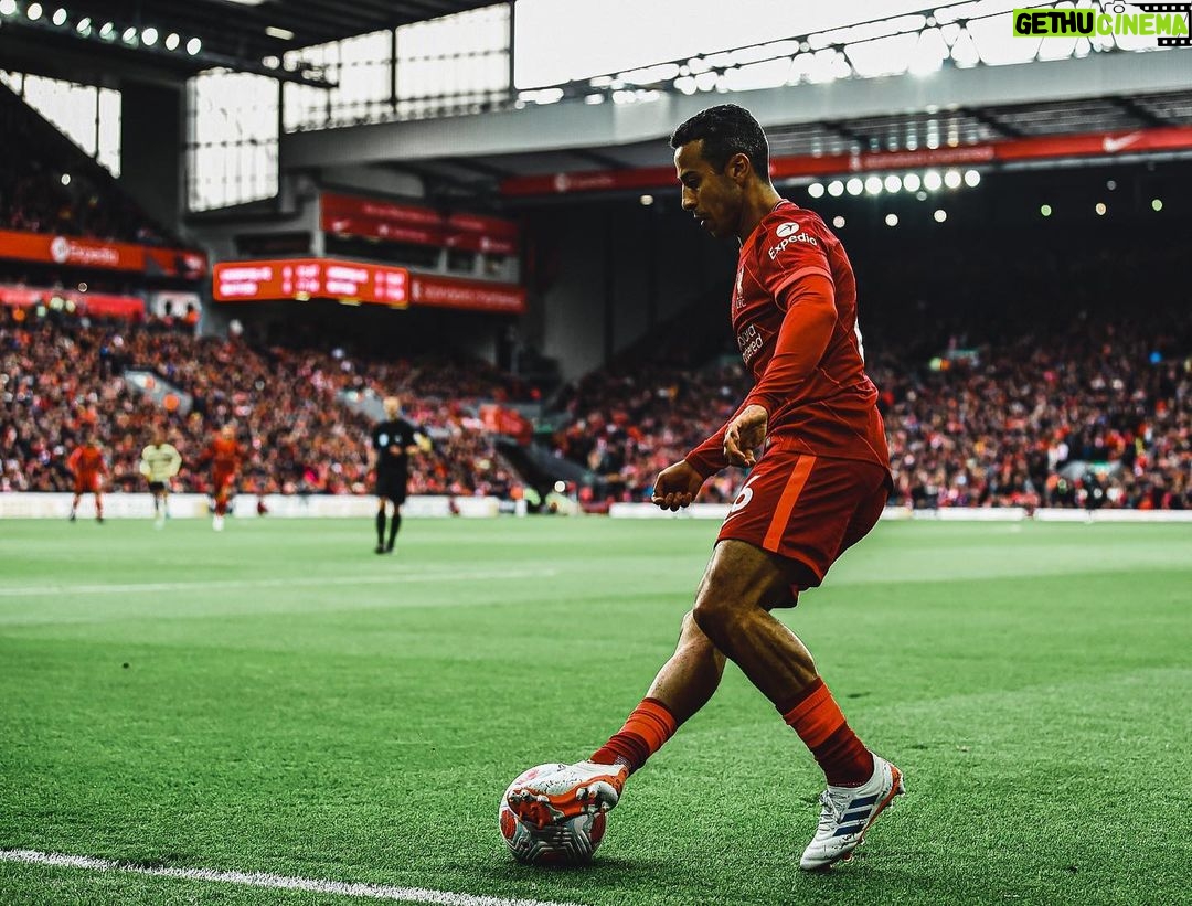 Thiago Alcántara Instagram - a good Saturday @ Anfield Road #YNWA