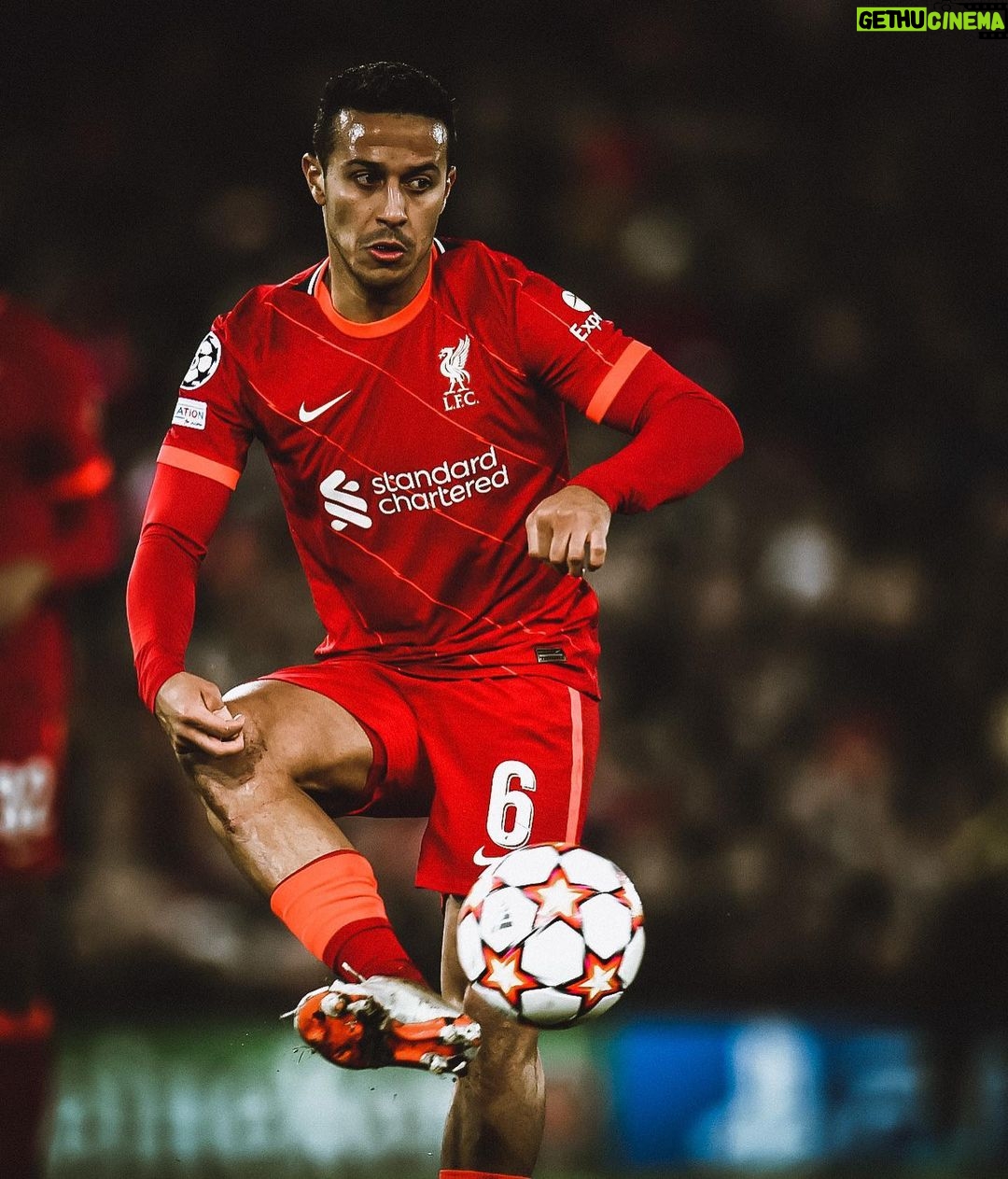 Thiago Alcántara Instagram - quarter-final. looking forward! #YNWA