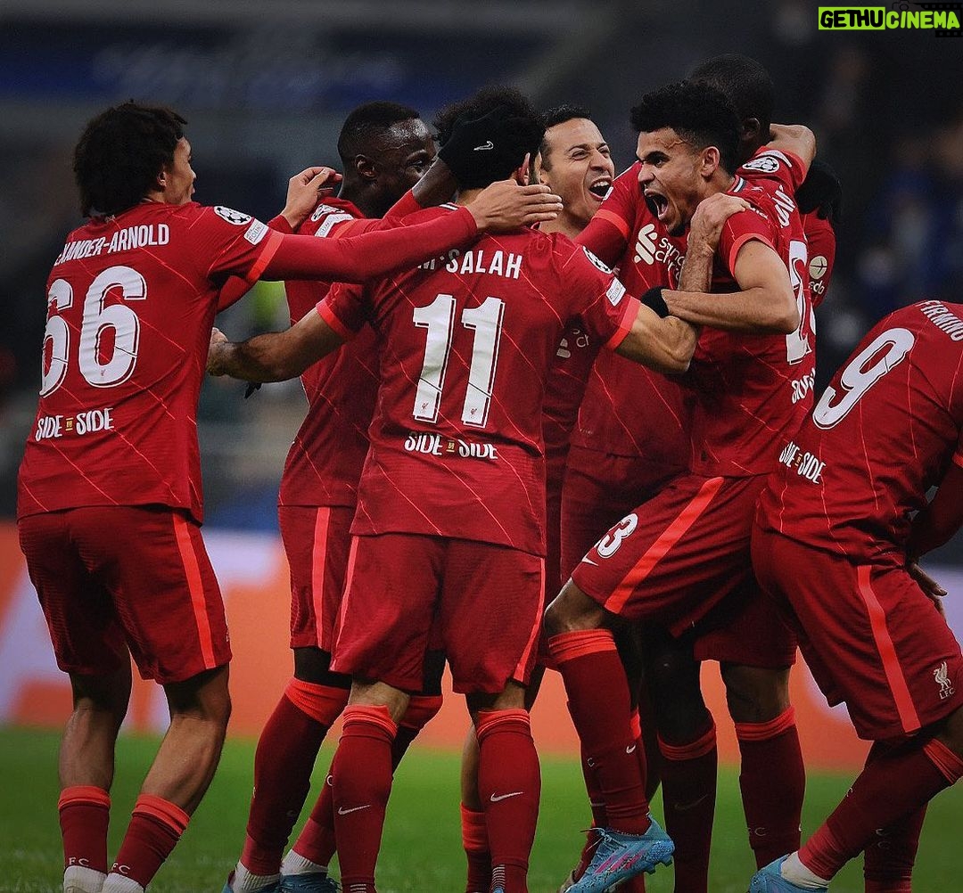 Thiago Alcántara Instagram - Red passion! Get innnn @liverpoolfc ! #YNWA San Siro Stadio