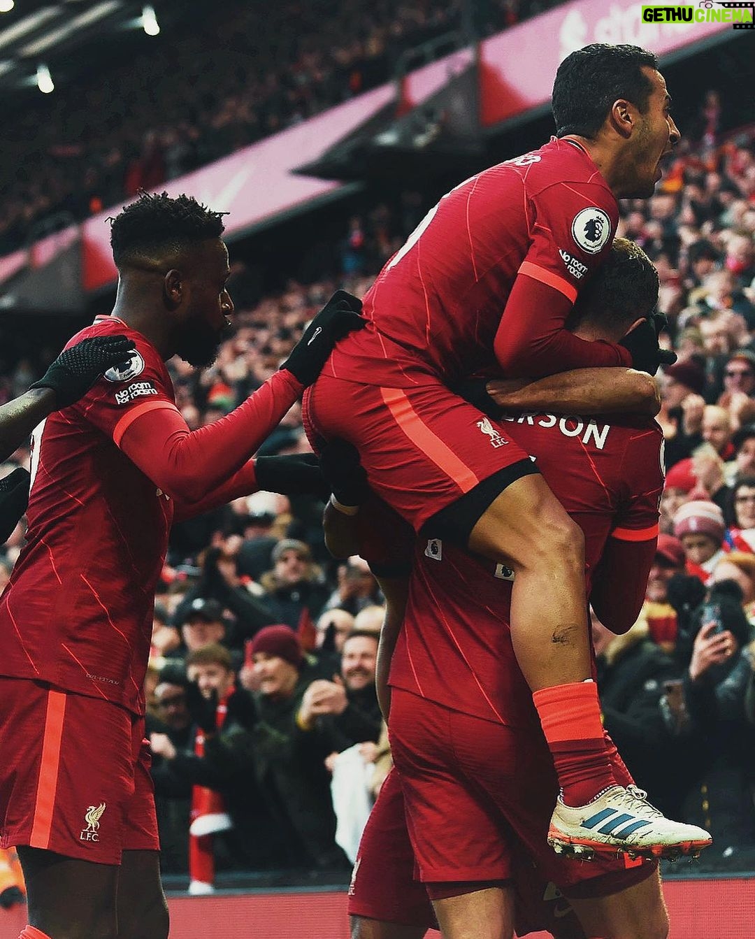 Thiago Alcántara Instagram - We enjoyed that comeback. Keep pushing, lads! #YNWA